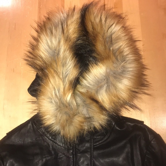 Women’s leather jacket - Picture 2 of 3